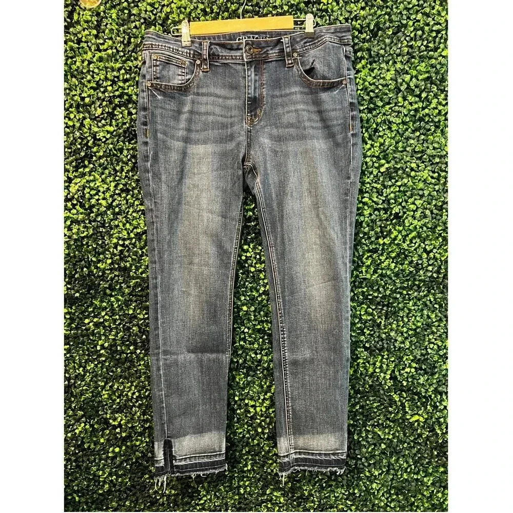 Grace Easy Fit Jeans - Size 32
